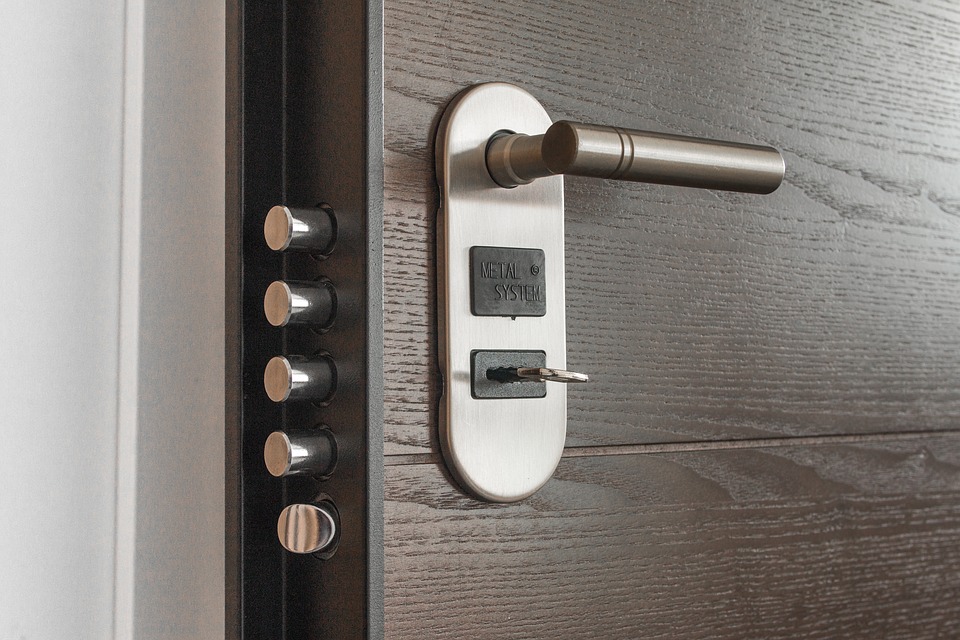 door-accessibility-lock-doorway-classica-1089560.jpg